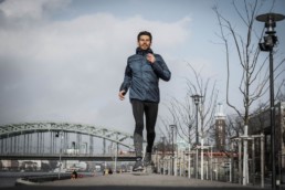 Laufen im Winter ist gesund. Aber es gibt einige Dinge, die du beachten solltest. Mit meinen 5 Tipps kommst auch du sicher durch den Winter.