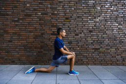 Dehnübung für den Hüftbeuger | RunnersFinest.de