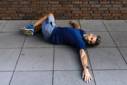 Dehnübung für den Rücken | RunnersFinest.de