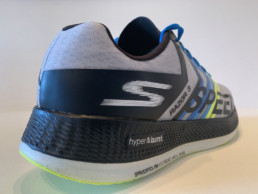 Die Fersenkappe des Skechers Razor 3