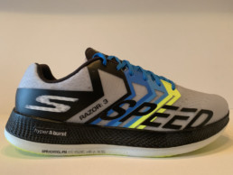 Ein Blick auf die Außenseite des Skechers Razor 3