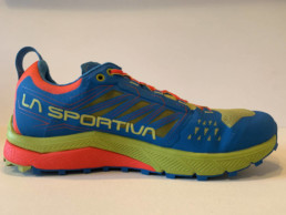 Seitlicher Blick auf den La Sportiva Jackal