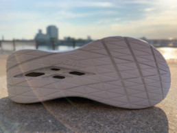 Hoka One One Carbon X-SPE mit Blick auf die Sohle