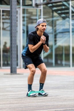 Hüfttraining für Läufer: Monstergang Ausgangsposition